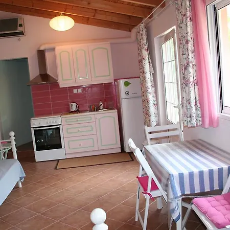 Сasa de vacaciones Terry Land Village Kardamas